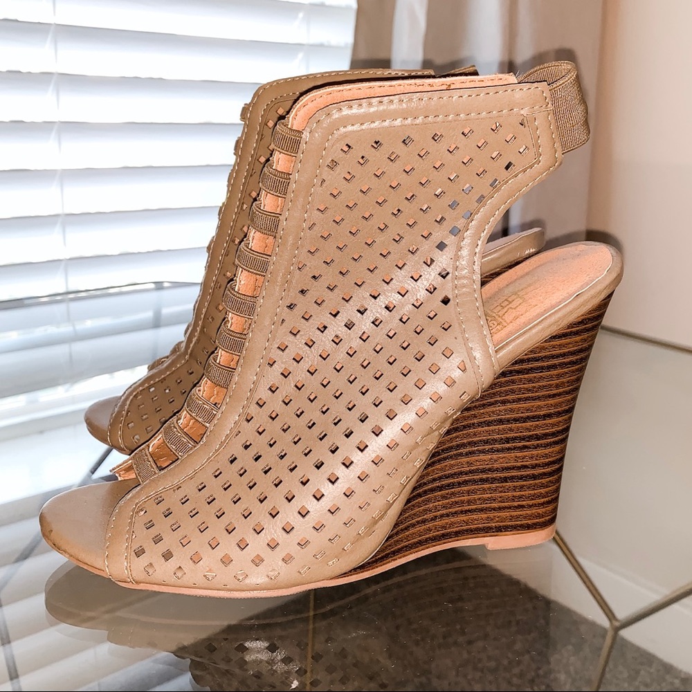 Bumper Peep Toe Elastic Slingback Wedge Taupe 8